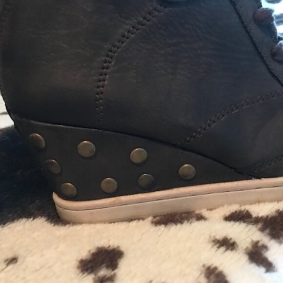 “Sneaker” Shoe Booties - Picture 4 of 6